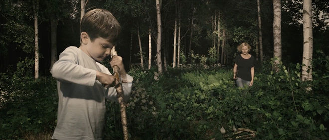 IMAGE: Still - 30 Dunst and Leo with sticks